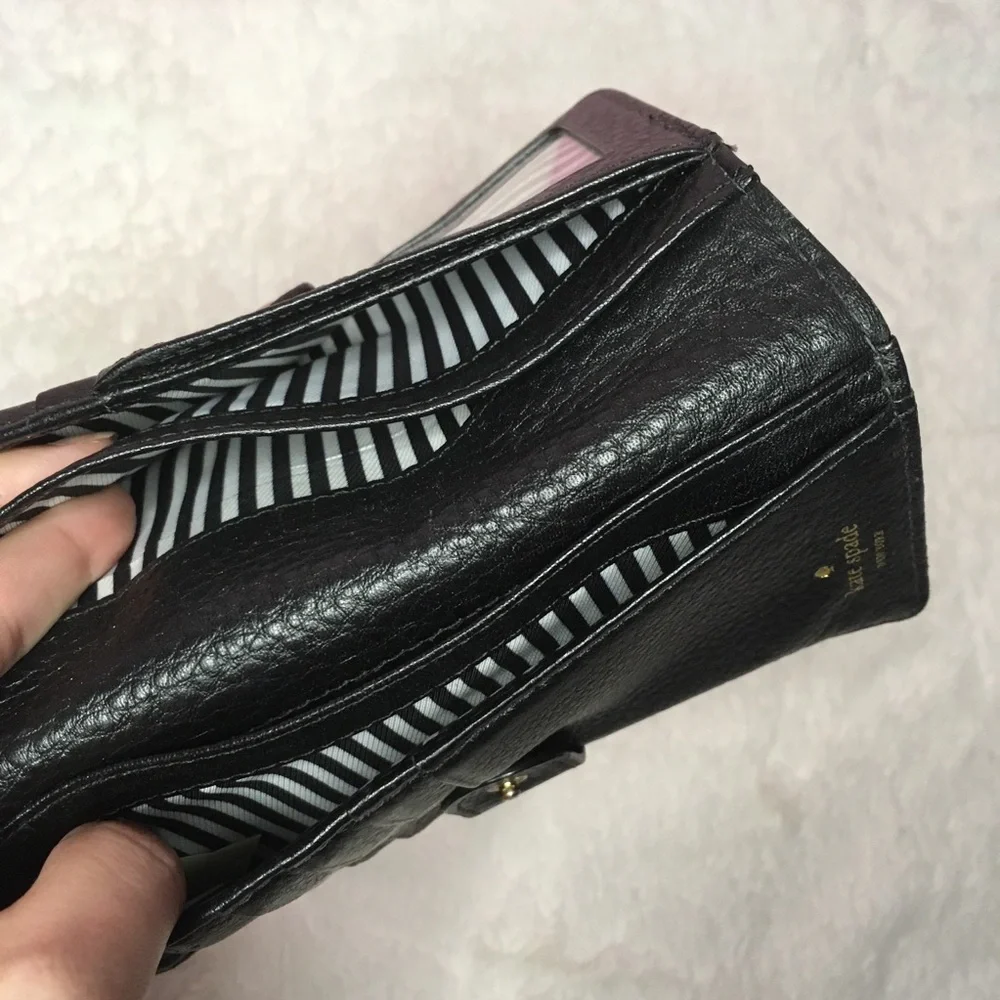 Kate Spade Black Leather Bill Fold Wallet Black White Stripe Interior - Picture 5 of 5